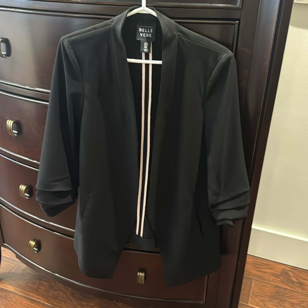 Belle Vere Medium Black Blazer